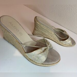 Aldo~Iridescent Gold Fabric Bow & String Thong~Espadrille Wedge~Sandal~Size 9
